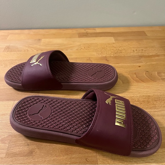 Puma Slides (6.5) - Picture 6 of 8